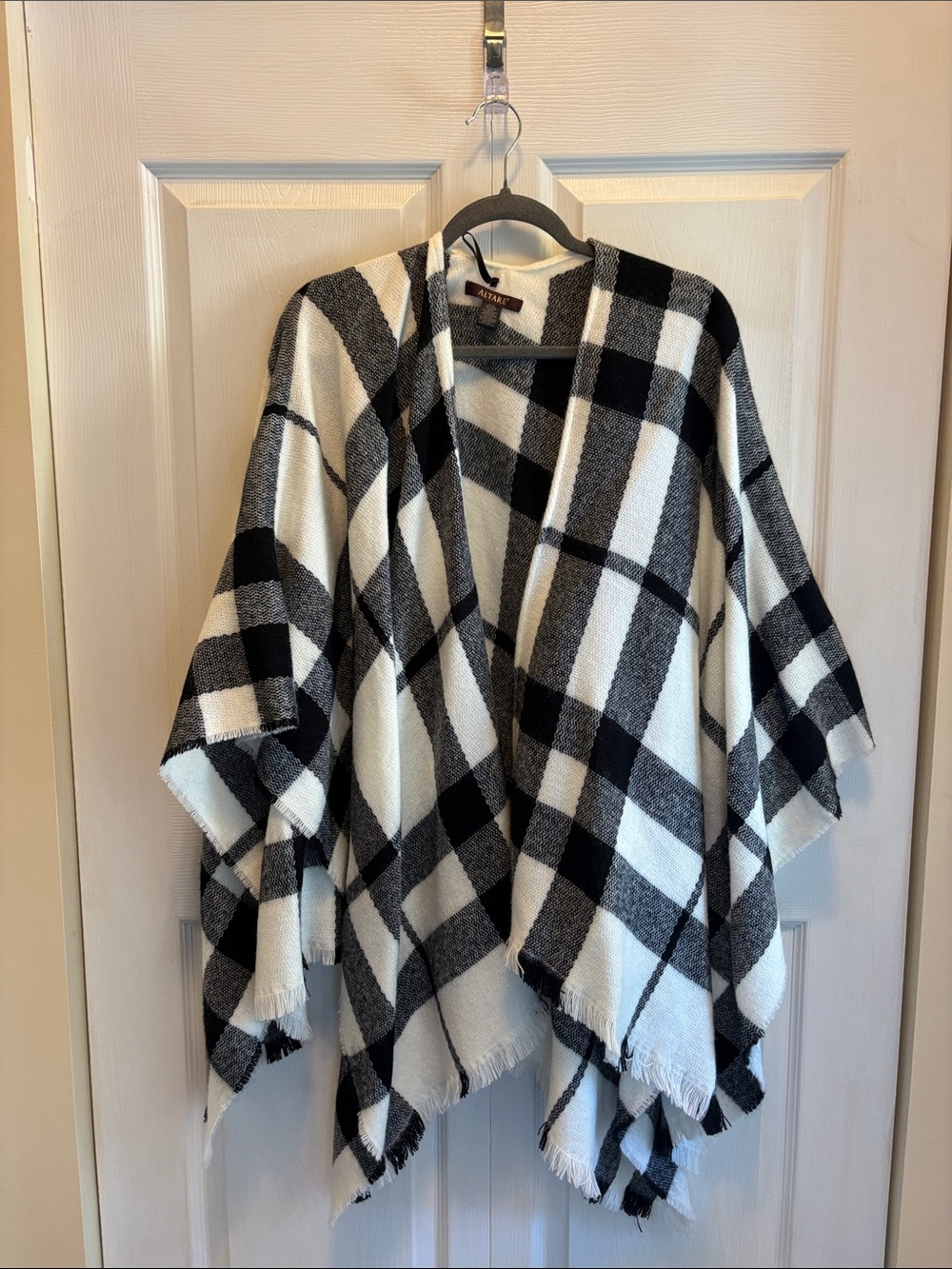 Apt. 9 Black and White Plaid Knit Wrap with Fringe Trim